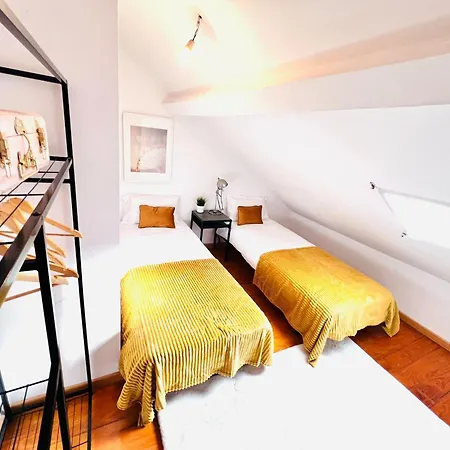 بيت شباب Bairro Alto, Location In Centre *
