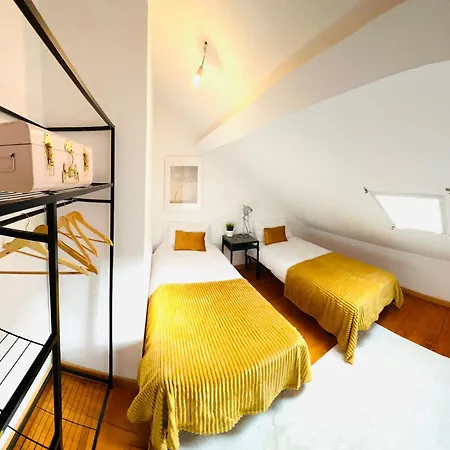 Hostal Bairro Alto, Location In Centre *