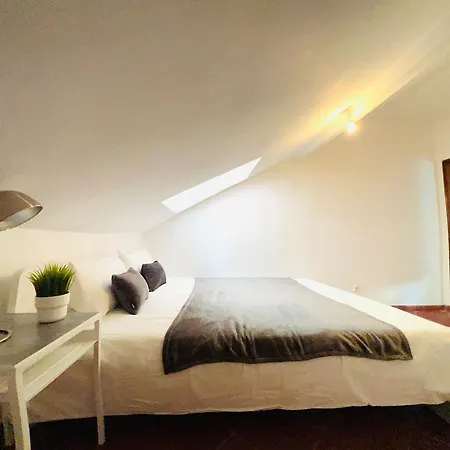 Bairro Alto, Location In Centre