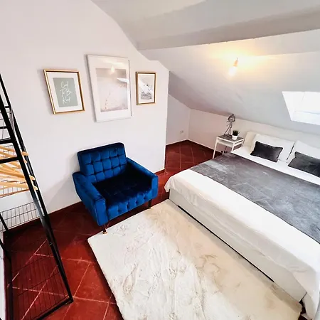 Hostel Bairro Alto, Location In Centre *