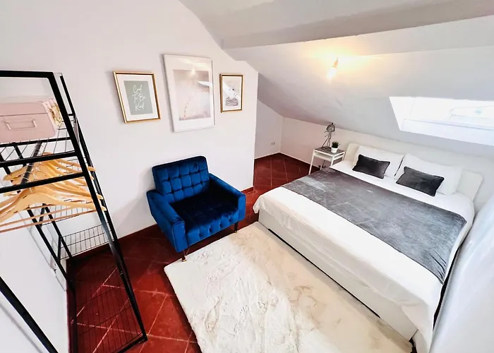 Hostel Bairro Alto, Location In Centre *