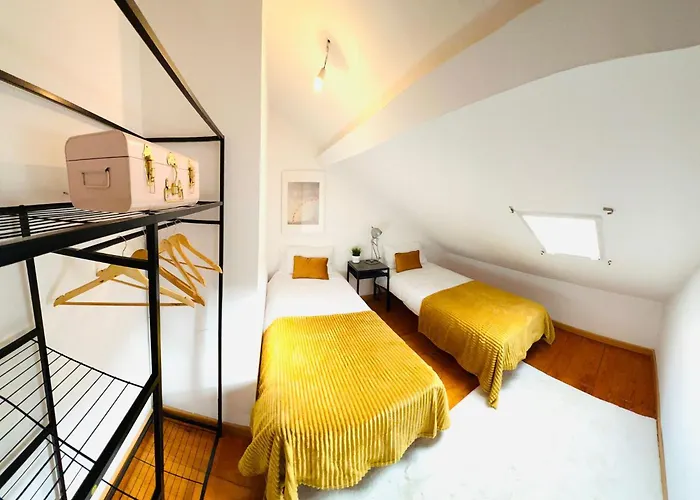 Albergue Bairro Alto, Location In Centre *