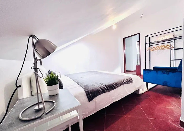 Hostel Bairro Alto, Location In Centre Lisbon