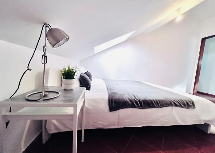 Hostel Bairro Alto, Location In Centre Lisbon